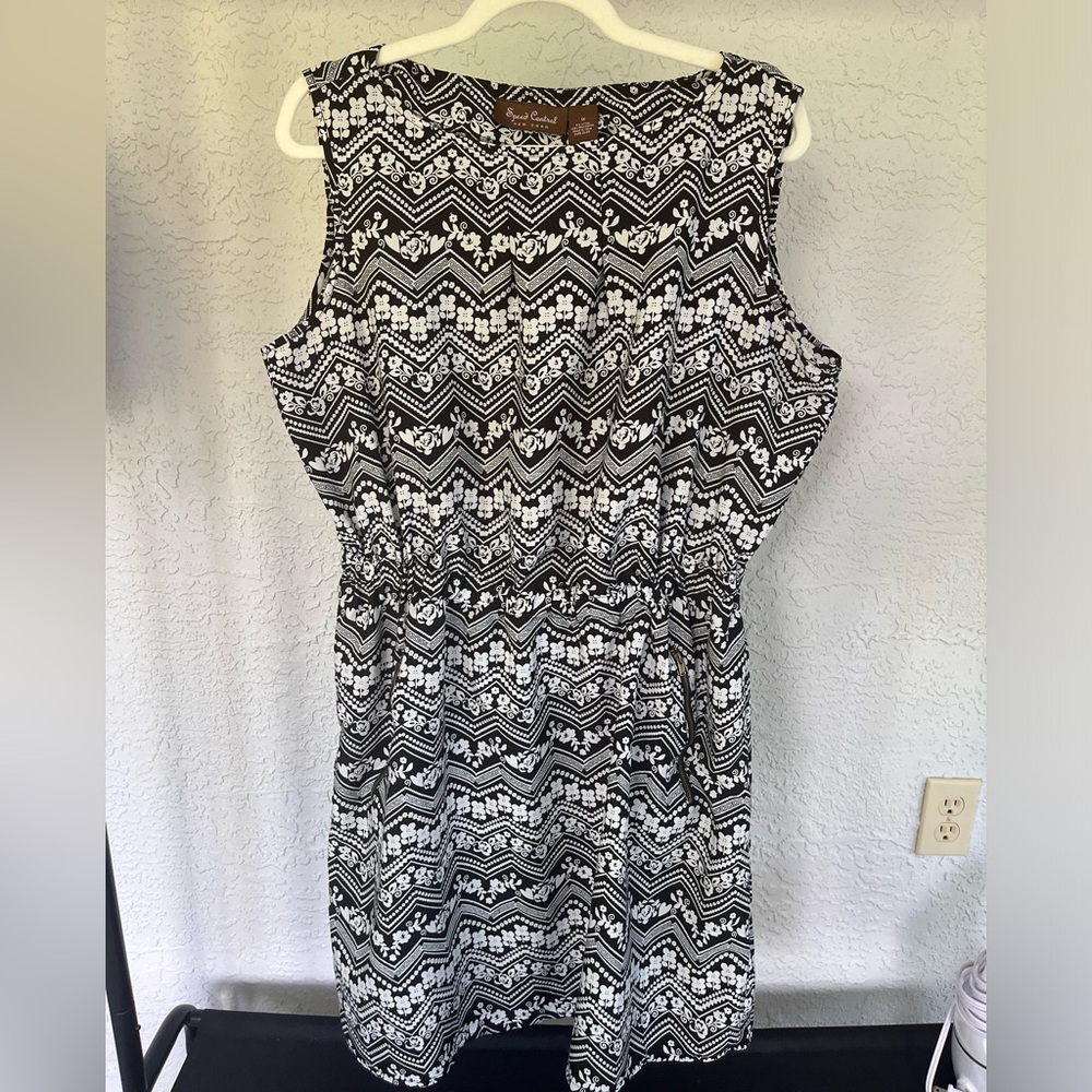 Black & White summer dress Womens 1X